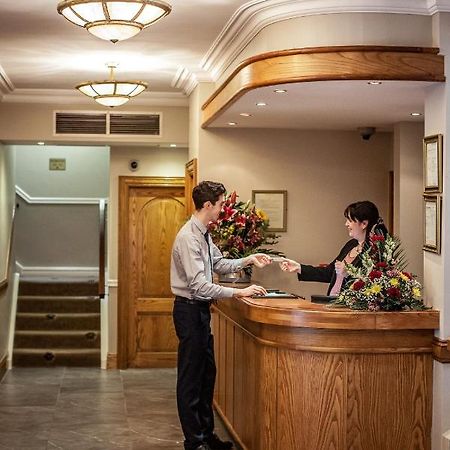 Gullane'S Hotel บัลลินาสโล ภายนอก รูปภาพ
