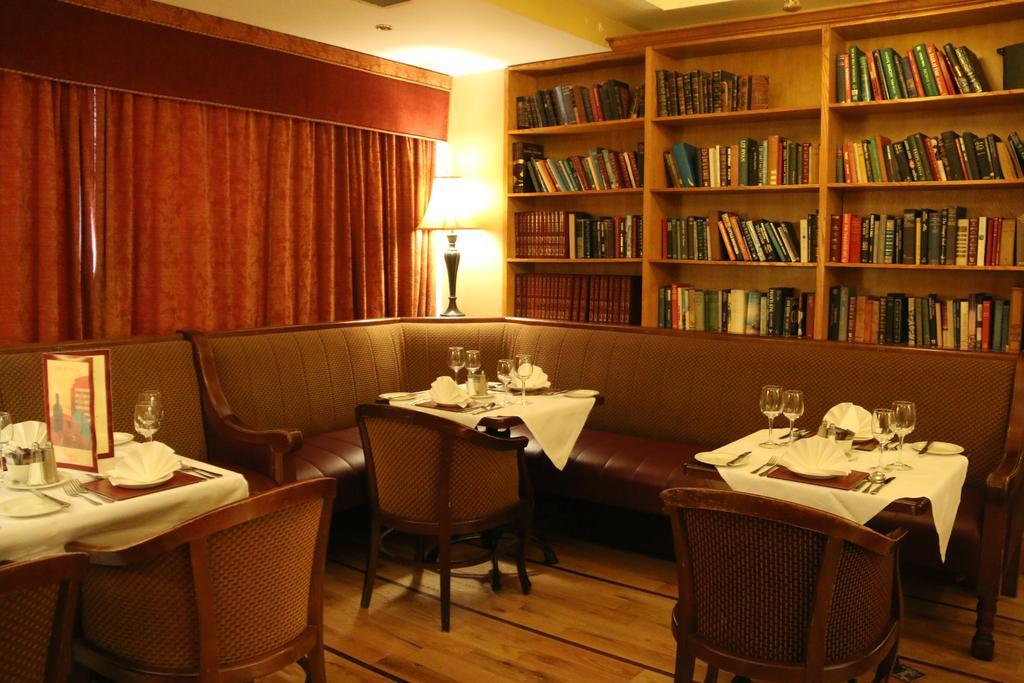 Gullane'S Hotel บัลลินาสโล ภายนอก รูปภาพ